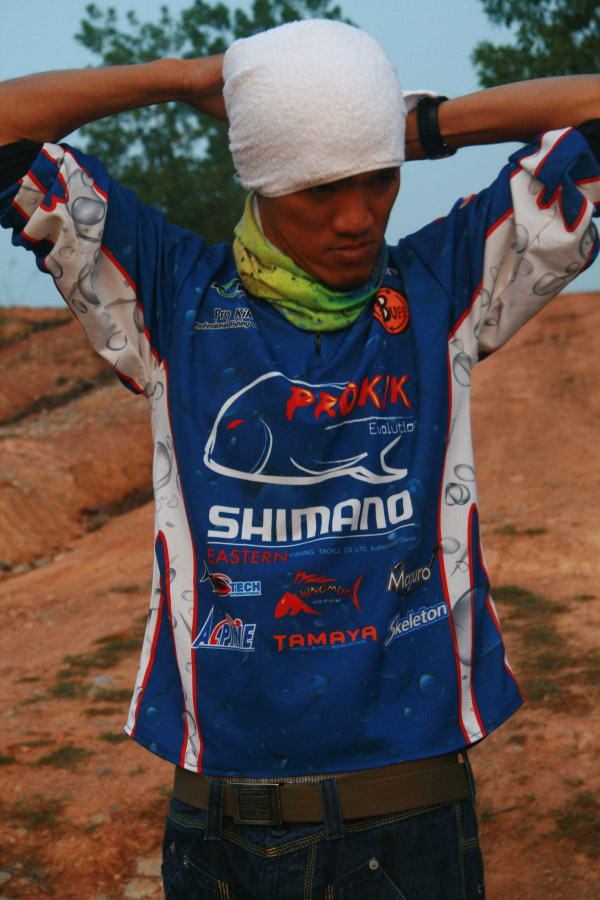 bicbass ลงสนามในเสื้อน้ำเงิน 