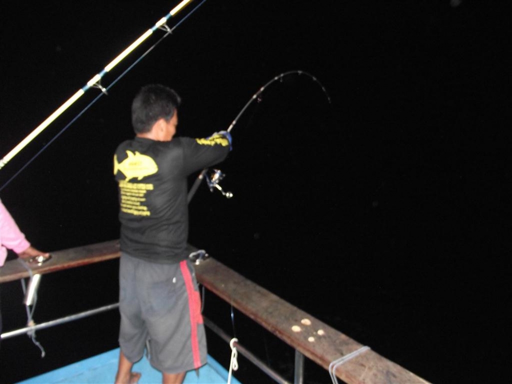  :grin: :grin:วิ่งมาท้ายเรือ :grin: :grin: