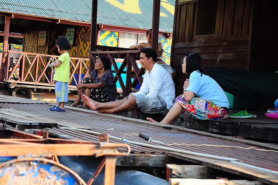อ้าว...............ดูดิเพ่นุ จับคันเบ็ดยัดใส่มือน้องเบญด้วยอ่ะ บอกจะได้มีคนแห้วเป็นเพื่อน :laughing: