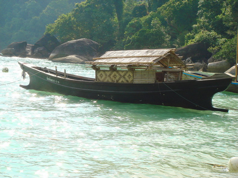 



                  นี่ครับชาวบ้านเขาเรียกเรือ  มูเต้   :love: :love: :love: :love: :love: :lo