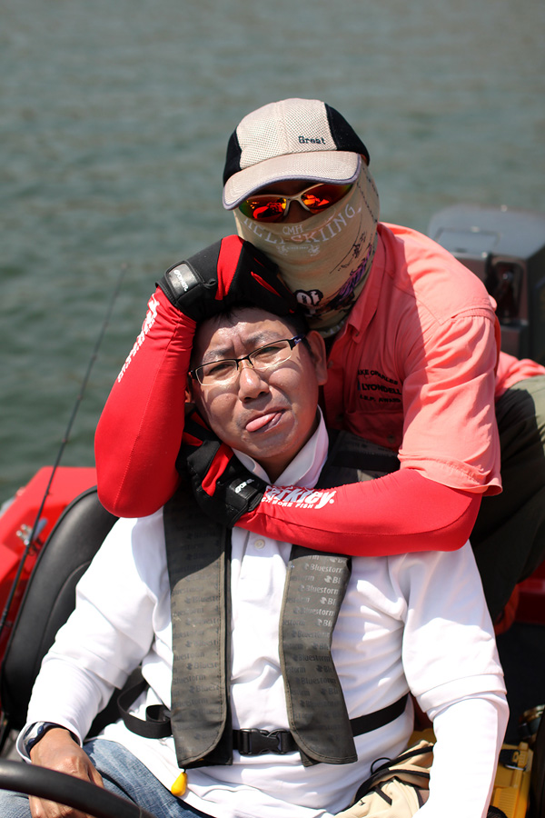 ...อ้าว..เล่นกันซะแล้ววว...

 :mad: :mad: :mad: :mad: :mad: 