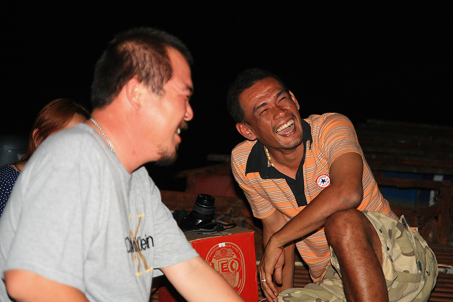 น้าหมอ Dr.Boy ไปโดนสมุนไพรไทยขนานไหนมาเนี่ยยย 

หัวเราะร่วนเชียวนะ
 :laughing: :laughing: :laughi