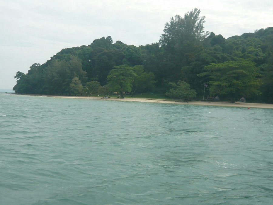 ประมาณ10นาทีก็ถึงเกาะ