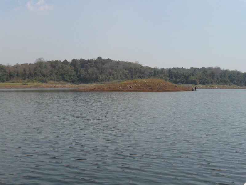 เกาะที่ยื่นตีกันเมื่อกี้