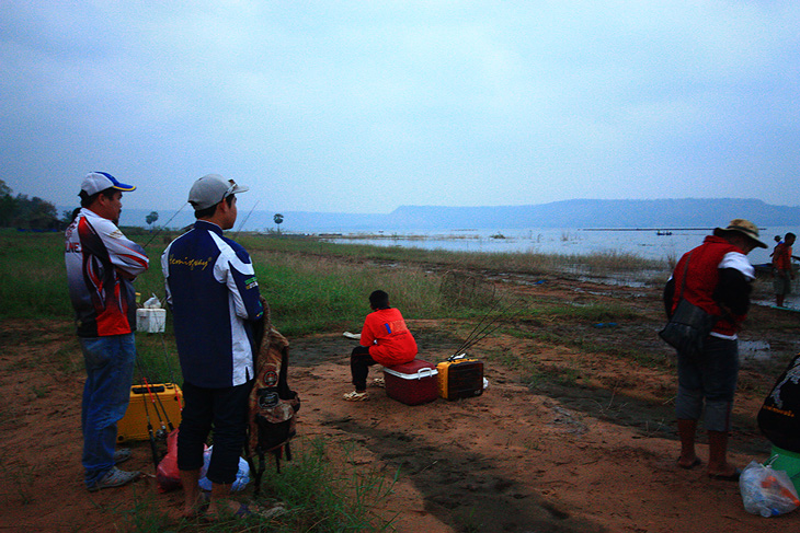 น้าเจี๊ยบ กับ เจ้า เม่น ก็ลงเรือหางเหมือนกัน   :grin: :grin: :grin: