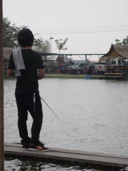 ตีไปเรื่อยๆๆเมื่อยก้อพักซะ :tongue: