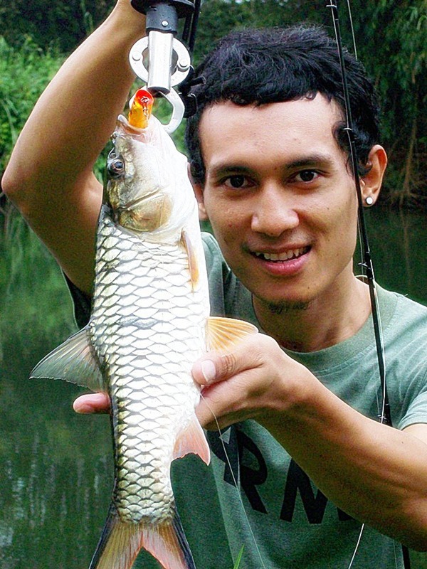 จัดหล่อสักรูป 

พี่ชาย: เป็นงัยหมายตรูแหล่มมั้ย
โจ๊ก: หมายอ่ะแหล่ม แต่รูปที่ถ่ายมาอ่ะเบลอทั้งนั้น