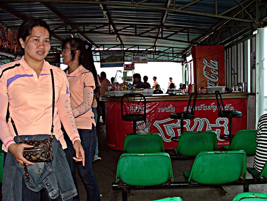ข้างบนมีของขายด้วยแต่ราคาแพงนิดหน่อย :cheer: :cheer: