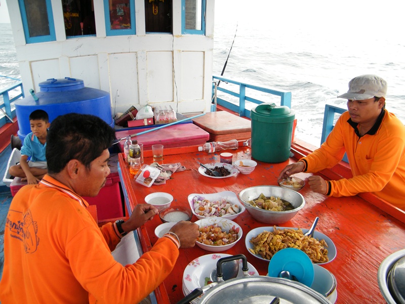 ถึงหมาย 4:13....ก่อนลุยก็เล่นข้าวต้มกุ้ยกันก่อนนะ....ยำไข่เค็ม.....ผัดไข่หัวไฉ๋โป๊ว....ยำหัวไฉโป๊ว..