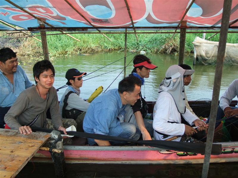 [b]นั่งกันดีๆนะครับ เดินทางปลอดภัย แล้วมาเยี่ยมเยียนกันใหม่นะครับ อิอิ[/b]
:cheer: :cheer: :cheer: 