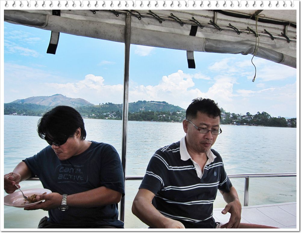 [q][i]อ้างถึง: rundake posted: 02-03-2554, 11:54:12[/i]

ตามไปเกาะ