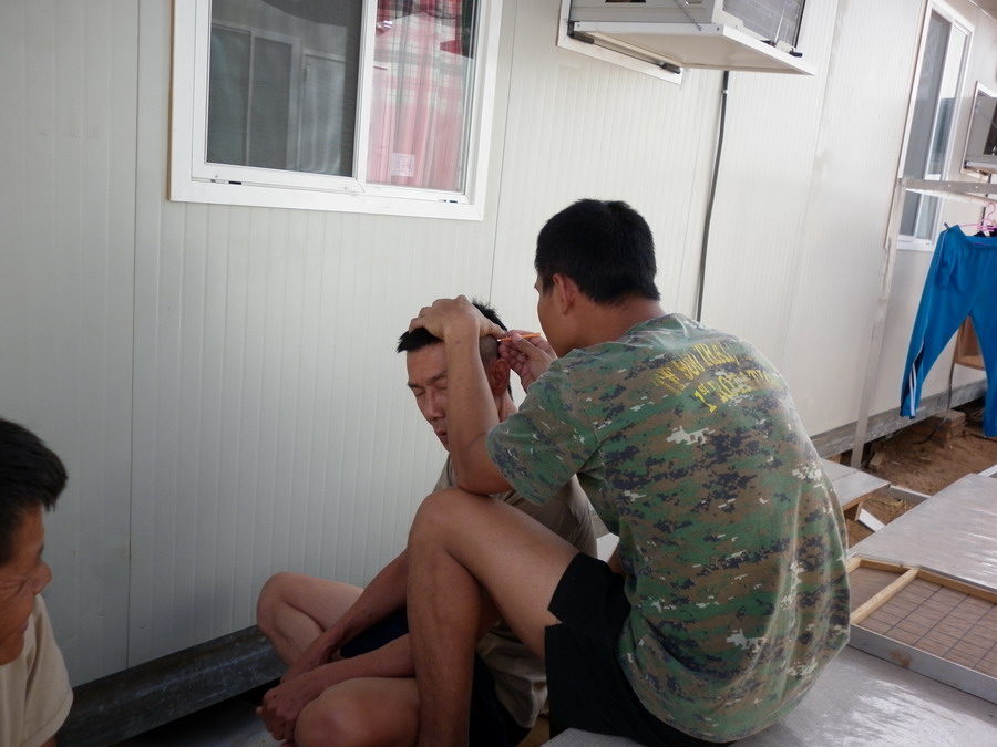 สงกาสัยจะเพลิน  เห็นทำหน้าซะเคลิ้ม :laughing: :laughing: :laughing: :laughing: :laughing:
