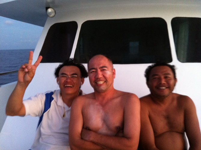 3หมุ่นโสดครับ :cheer: :cheer: :cheer: :cheer: