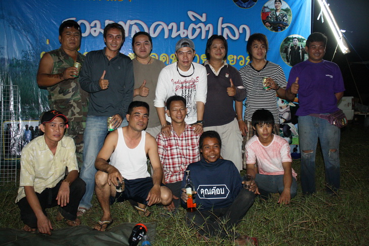ทีม  สปปล ............  ร่วม  ถ่าย  รูป  เป็น  ที่ ระลึก  คับ งาน นี้

 :love: :love: :love: :love