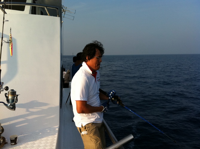 ผมเดินของผมมาดีๆ ท่านกุ้งบอกเดชลอง