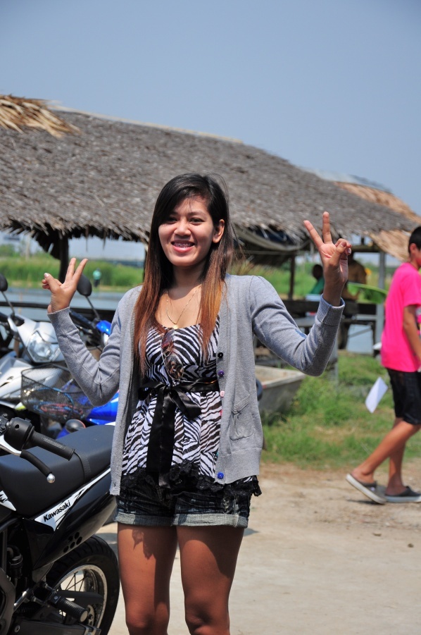 คนนี้มาเชียร์ครับ สู้ :grin: :grin: :grin: :grin: