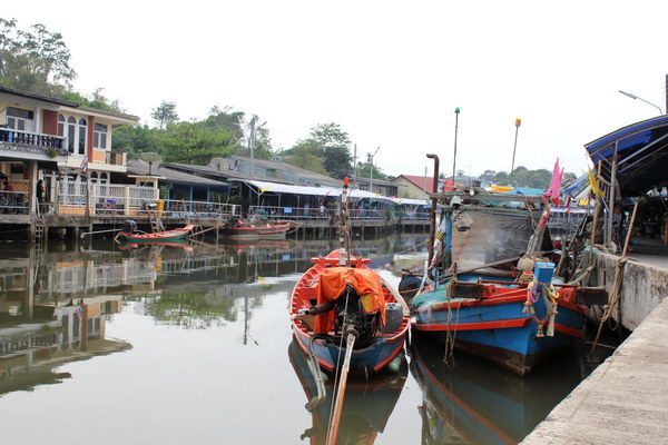 เรือ ชาวบ้านๆ ที่คลองน้ำเชี่ยว