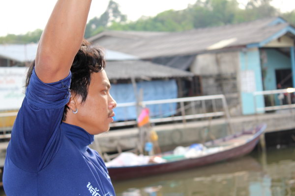 ตาวิทย์ ก็กำลังเล่นมิวสิค ครับ  :grin: :grin: :grin: