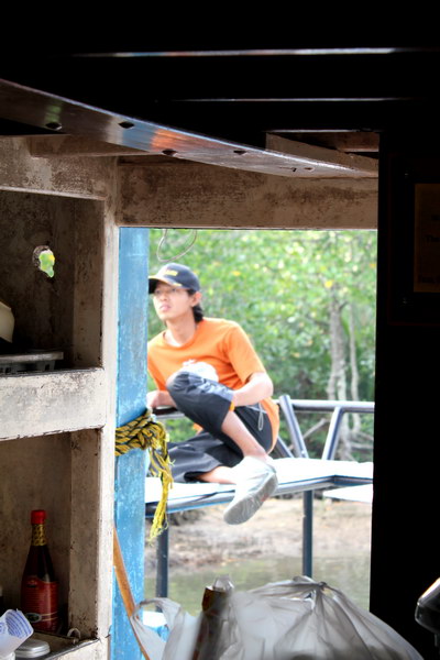 สร่าง หรือไม่สร่าง ดูเอาครับ เล่นมิวสิคละครับ  :laughing: :laughing:
สวัสดีครับ น้าpatipon rodpon 
