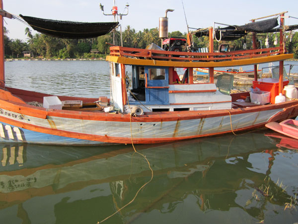 เก็บภาพเรือที่ระลึกอีกครั้งก่อนจาก ไว้คราวหน้าจะพาสมอมาเอง

 :grin: :grin: :grin: