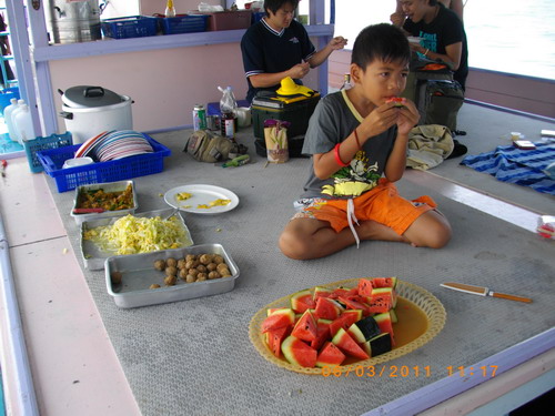 อาหารมื้อเที่ยง ครับ