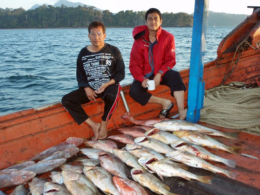 2 หุ้นส่วนเรือ กับกองปลาเนื้อดี