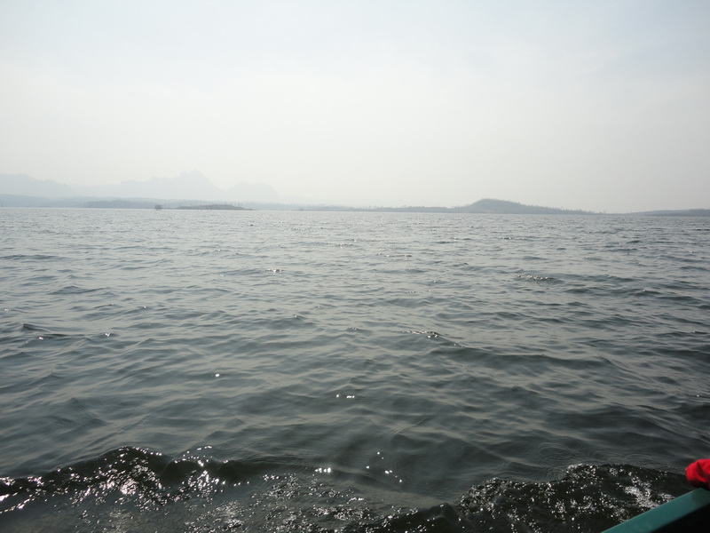 ก่อนออกเรือ เห็นผิวน้ำเรียบๆ ก็ชื่