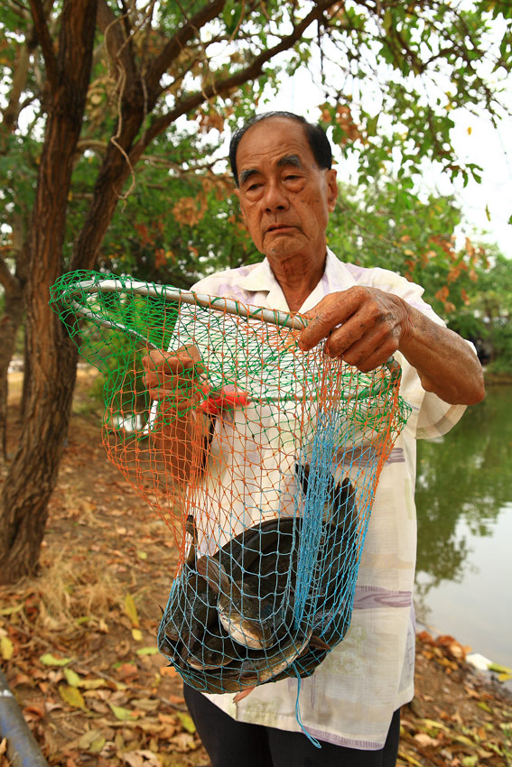 ล้างคราบเมือกปลาให้สะอาดสักหน่อยนึง