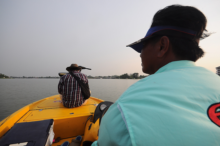 ต้องขับเรือนิ่มๆหน่อย เกรงใจกลัวเพ่เค้าสะดุ้งตื่น :grin: :grin: :grin: