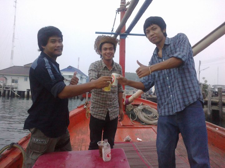 อุ่นเครื่องระหว่างรอเรือออก ผมเริ่มร้อนแล้วหล่ะ 55 :cheer: :cheer:
