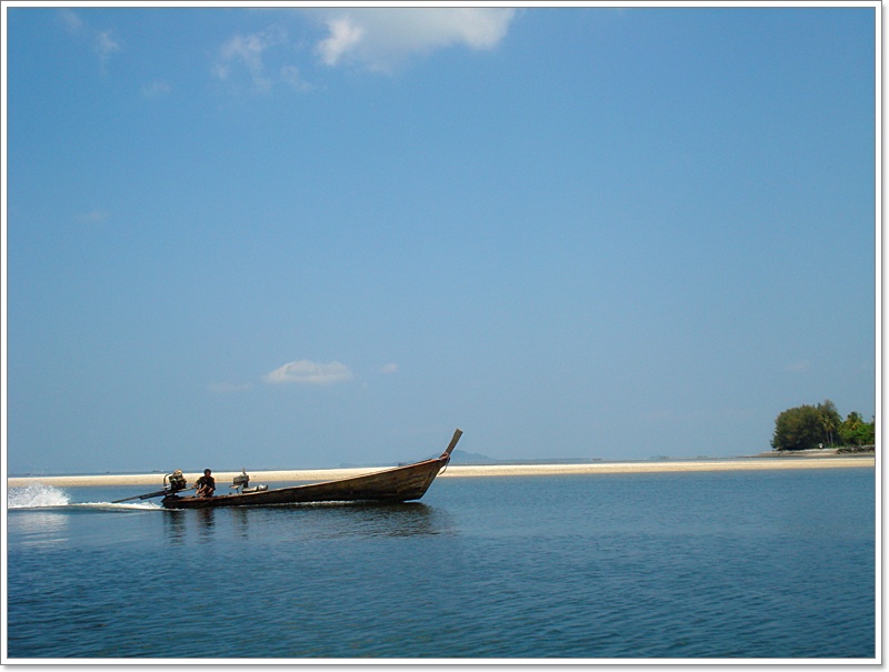  [b]ยามเย็นๆของทุกวัน เรือหางยาวชาวบ
