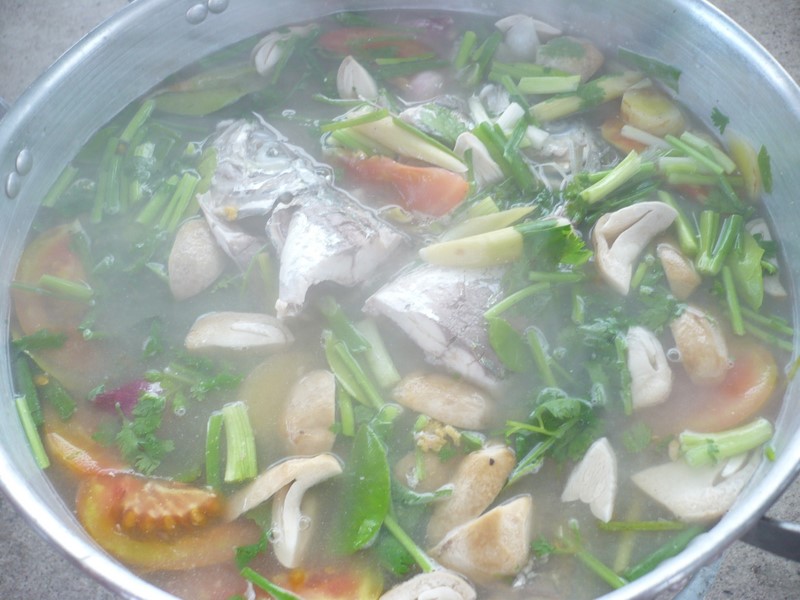 แป๊บเดียวก็ได้กิน ต้มยำปลาทูน้ำใส 
