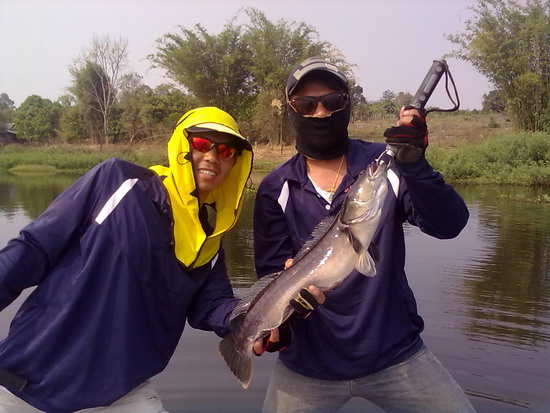 จอดเรือถาม...ว่าเป็นไงบ้าง...... :ohh: :ohh: :ohh: