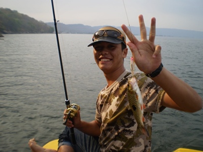 แล้วของผมก็ได้มาอีกสามตัวติดๆ ส่วนบอมม์ก็ตัวที่

 :laughing: :laughing: :laughing: