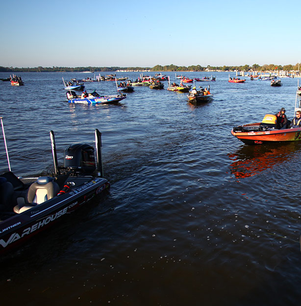 Bassmaster Elite Series: Sunshine Showdown Day 2