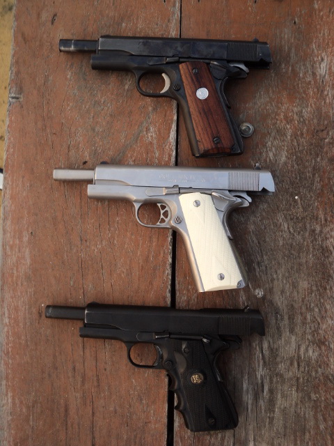 ภาพนี้รวมฮิต 1911 คับ.

กระบอกบน...      Colt. serie 70  ม้าใหญ่ ไกขาว

กระบอกกลาง...   Colt. se