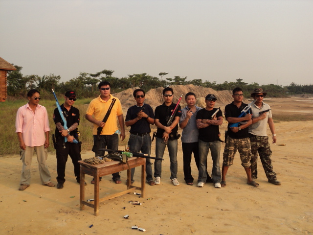ส่งท้ายกันด้วยภาพนี้คับ.... ขอบคุณทุกท่านที่เข้ามาชม และให้ความคิดเห็นนะครับ.... :blush: :blush: :bl