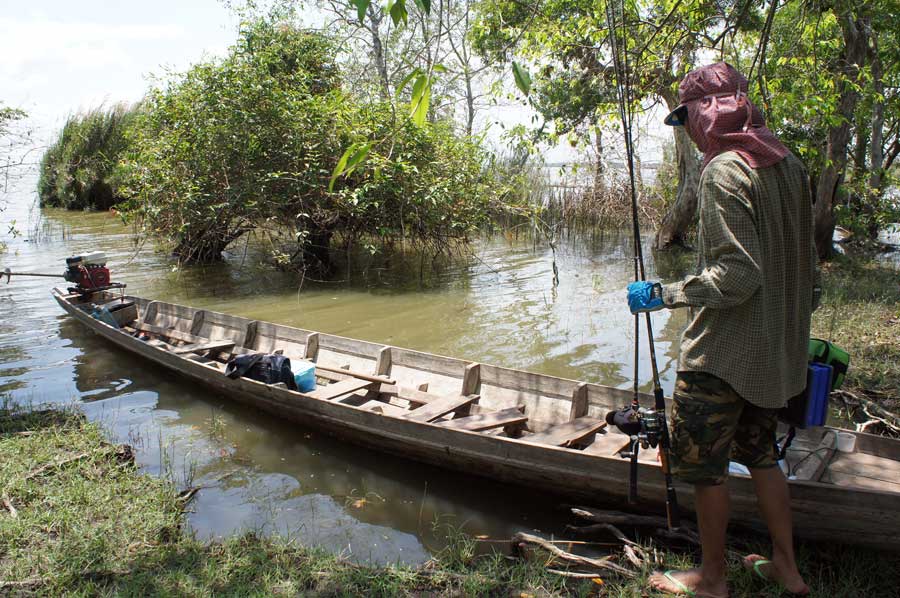 เรือมาแล้ว...เตรียมพร้อมครับทั้งจอบทั้งเสียม  :laughing: :laughing: :laughing: