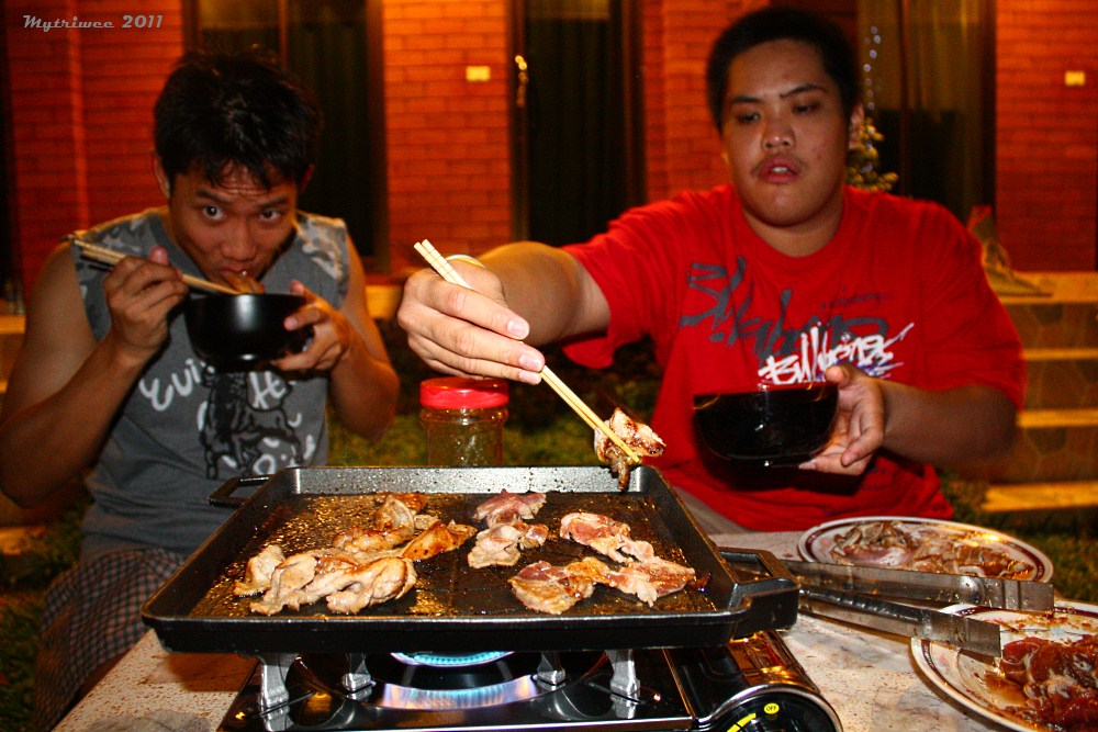 เอร็ดอร่อยกันให้เต็มที่ :umh: :umh: