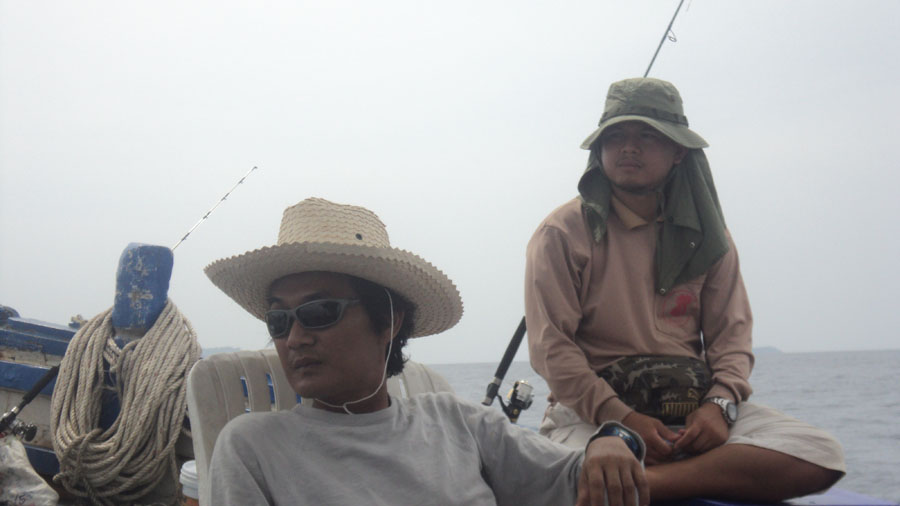 เอ้ารูปน้องทัศถ่ายรูปกับเพื่อนใหม่มานะที่หล่อที่สุดในเรือเฉพาะเวลากลางคืนตอนกลางคืนเงาตะคุ่มตะคุ่มเห