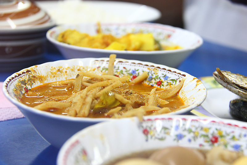 

แหม่มหมั่นจัด  เอาอีกวันนี้หลอกมาบานเลย 555  กินข้าวกันครับ    
         :laughing: :laughing: