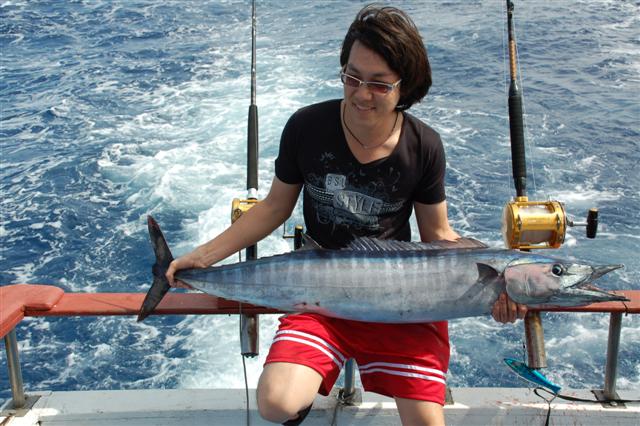 วาฮูตัวที่2ก็ถูกเชิญขึ้นเรือคับ :cheer: