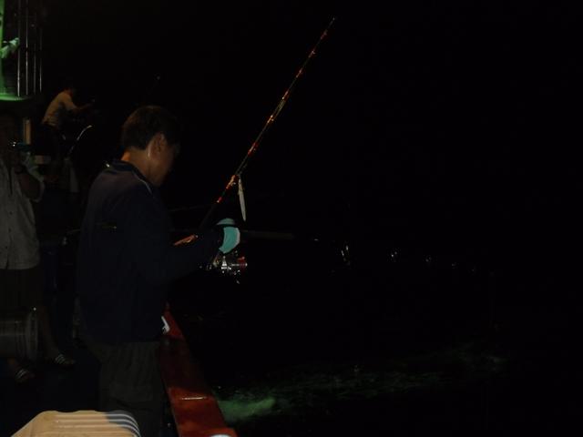 และแล้วความวุ่นวายบนเรือก็เกิดขึ้