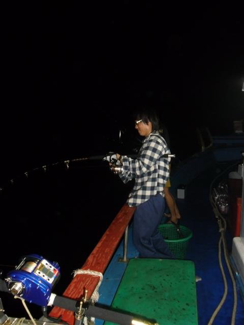 ต่อจากท้ายเรือ..ผมก็โดดมาเก็บภาพที่หัวเรือต่อคับ :laughing: