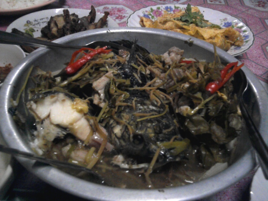 และแล้ว  มื้อเย็นก็เป็นแป๊ะซะปลาช่