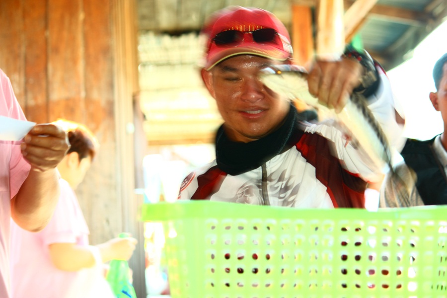 โปรเม่นครับบบบบบบบบ :laughing: :laughing: :laughing:
