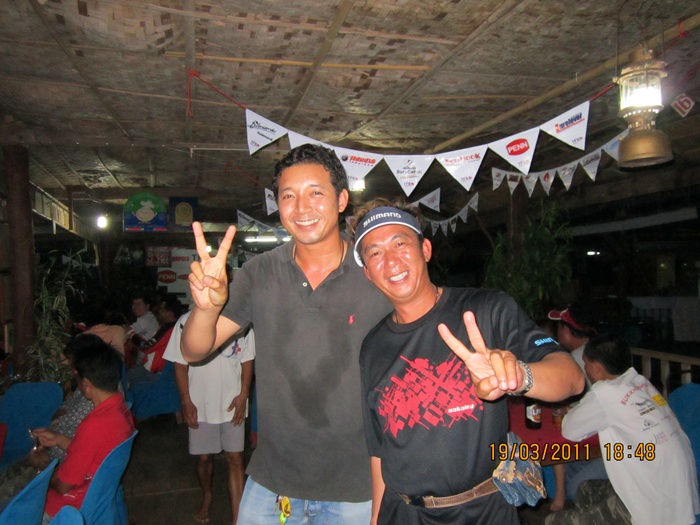 สู้ๆๆ ไม่สู้เเล้วจะมาทามมัย  555