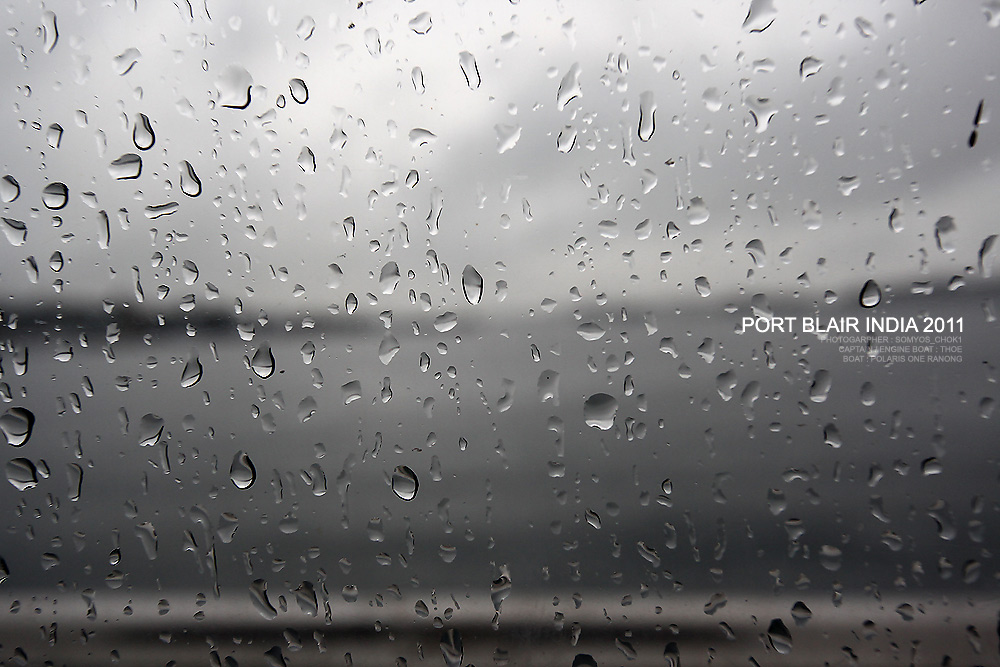 "ไม่รู้จะทำอะไร.."

ฝนตกหนักเป็นชั่ว