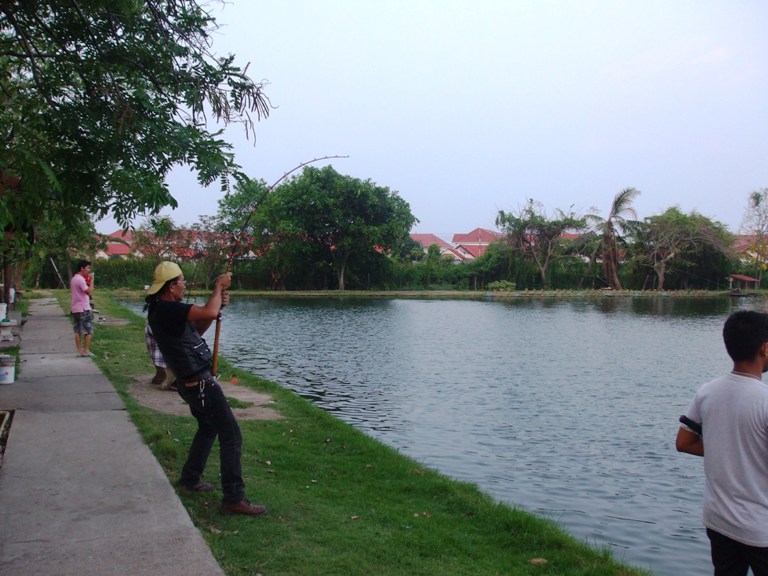 กับมาดอัดปลาแบบไม่ยั้ง ของหัวหน้าทีม bike การท่าเรือแห่งประเทศไทย คุณอาวินัย ผู้ใจดี มากน้ำใจ ของน้อ