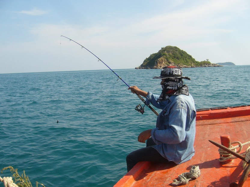 ทางด้านหัวเรือก็ลุยเต็มที่ แดดก็ไม